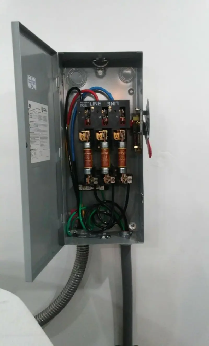 Three-phase disconnect switch installed for Smoke Detector Installation in Kannapolis
